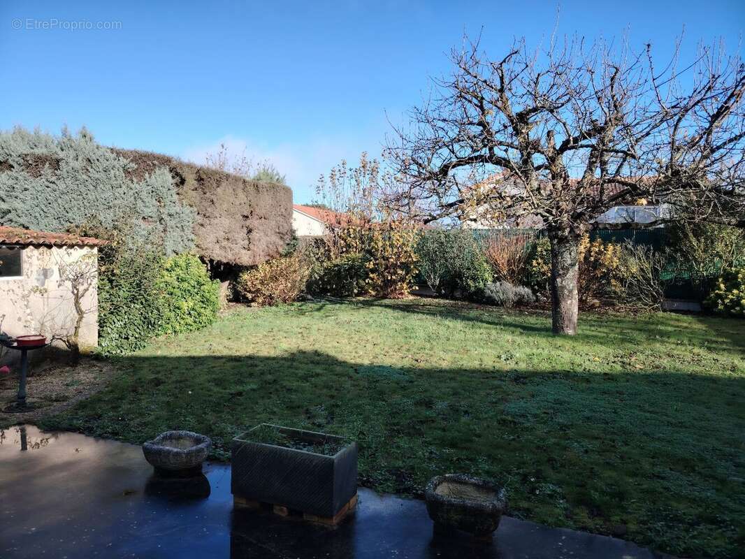 Maison à LA TESSOUALLE