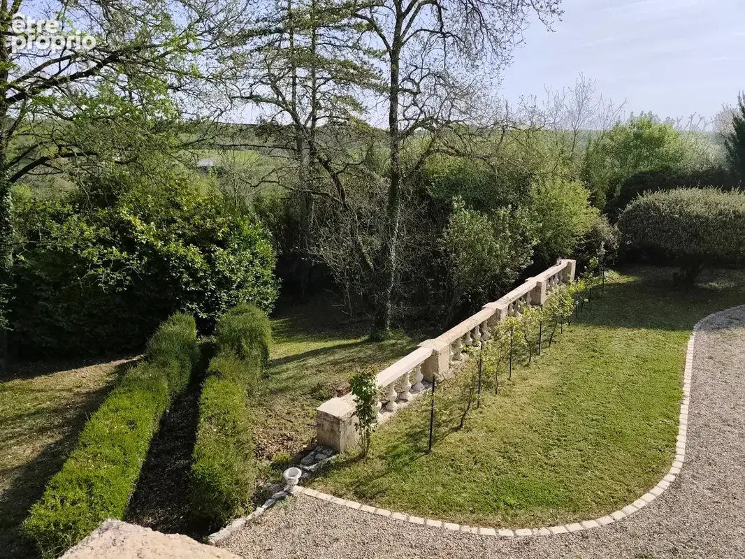 Maison à vendre 7 pièces VOEUIL ET GIGET (16) - photo 5