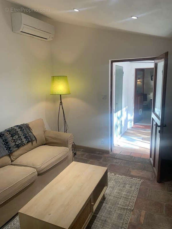 A Vendre sur Terrain de 1700m2 Mazet Style Villa Secteur les Hauts de Nimes - photo 6
