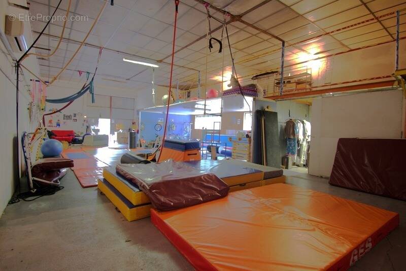 Commerce à TERRASSON-LAVILLEDIEU