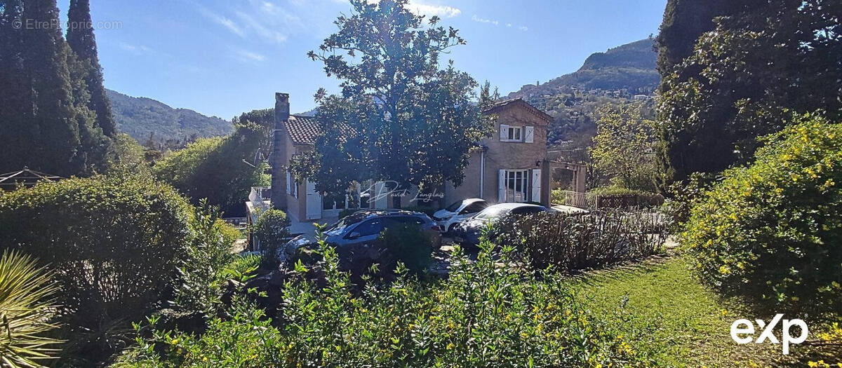 Maison à TOURRETTES-SUR-LOUP