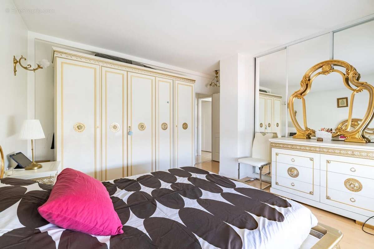 Appartement à vendre 5 pièces AUBERVILLIERS (93) - photo 6