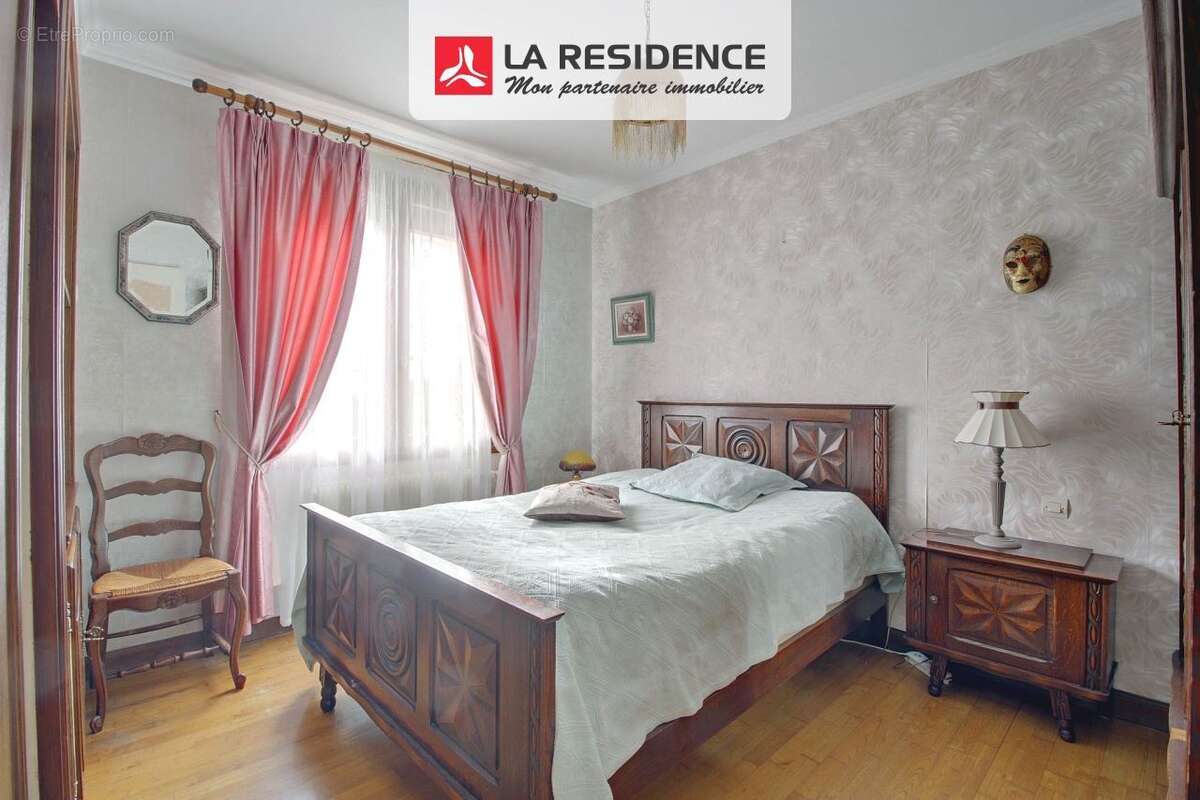 Maison à SAINT-ETIENNE-DU-ROUVRAY