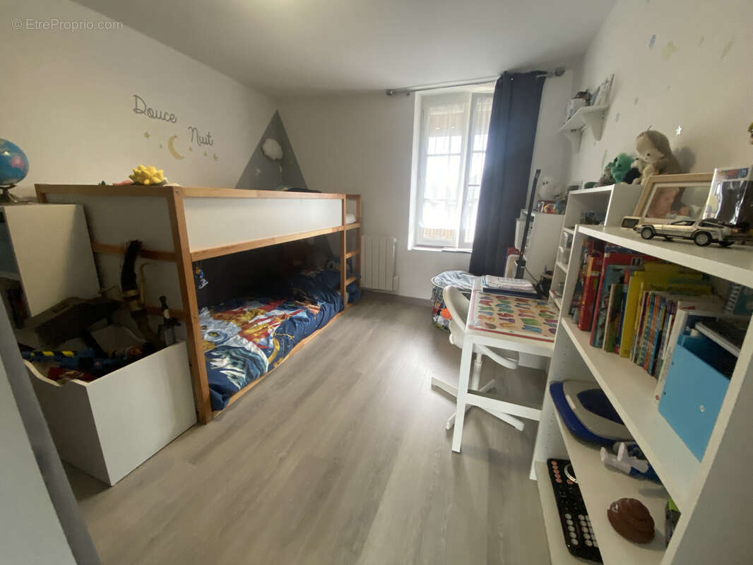 Maison à VER-SUR-LAUNETTE