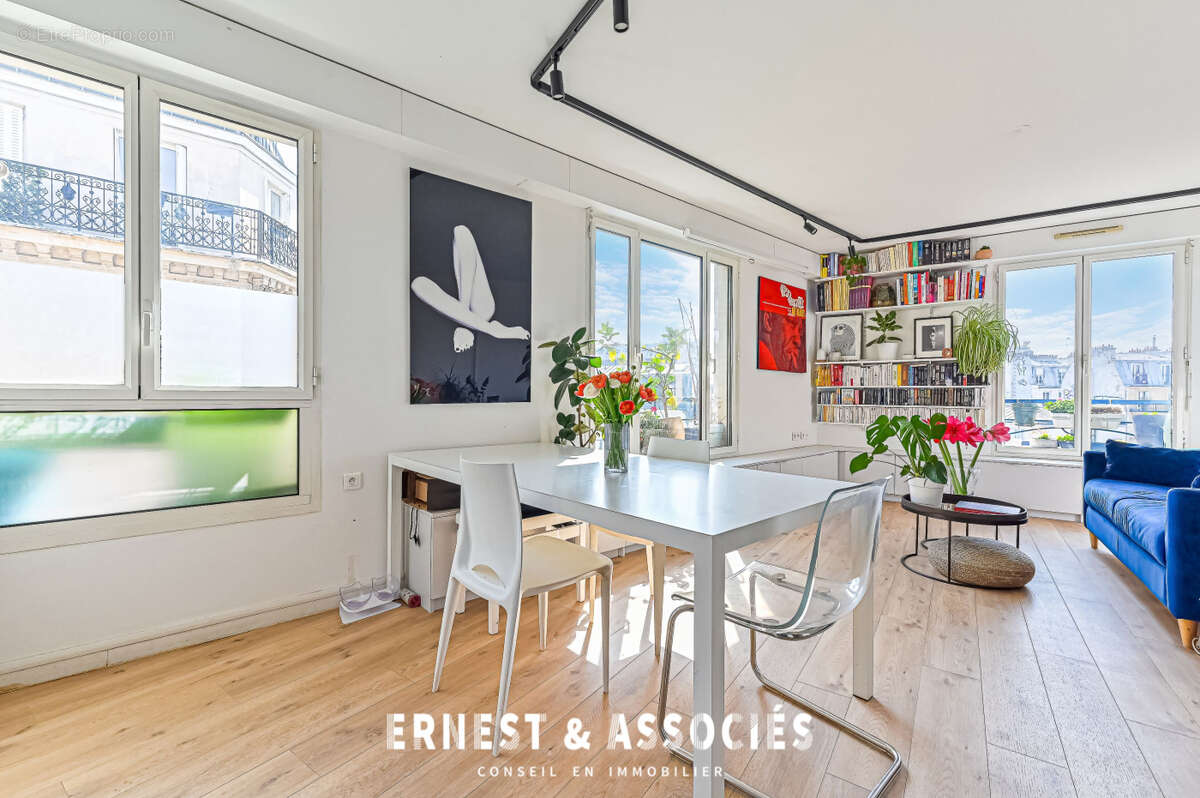 Appartement à PARIS-18E