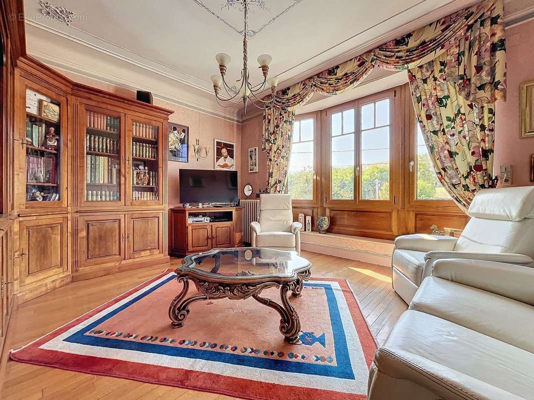 Maison à LAMARCHE-SUR-SAONE