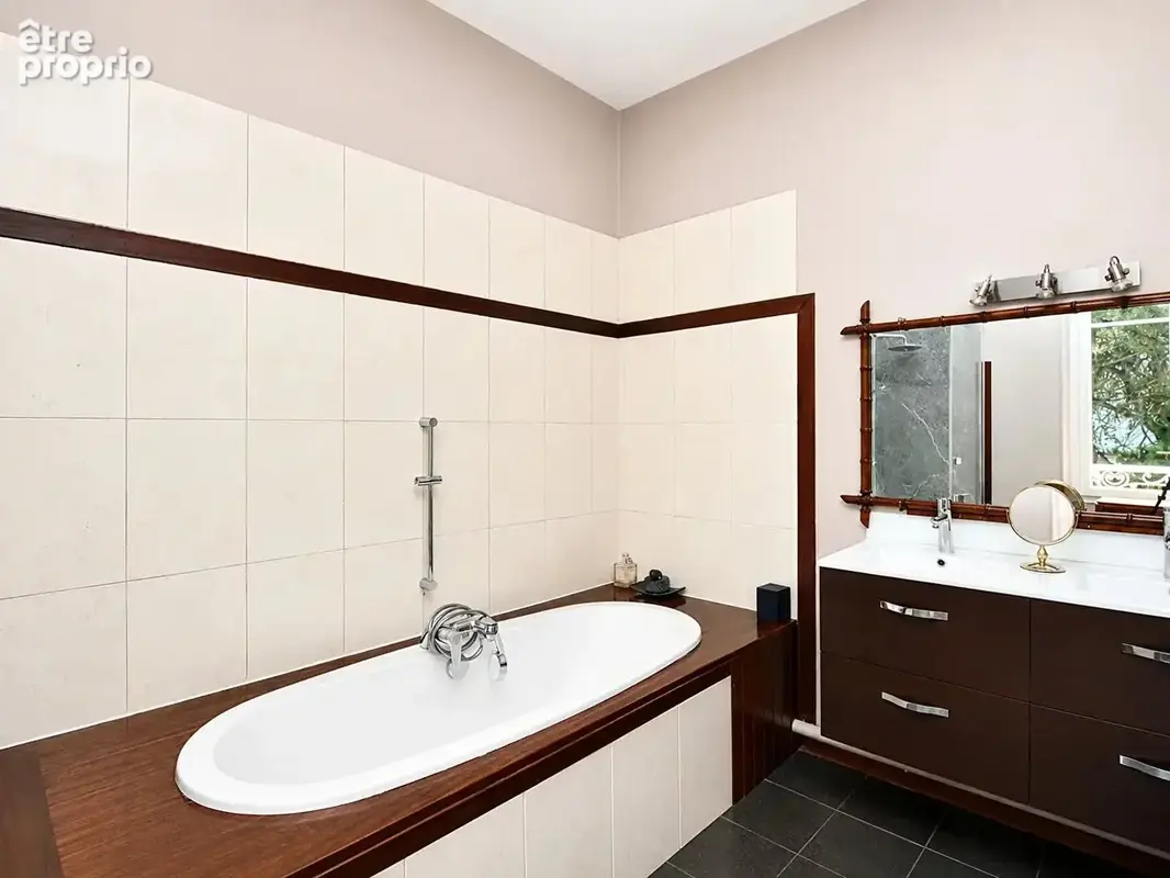 Le vesinet coeur de centre  - 3 mn rer - propriete de 183 m² - 5 chambres - terrain 644 m² - photo 13
