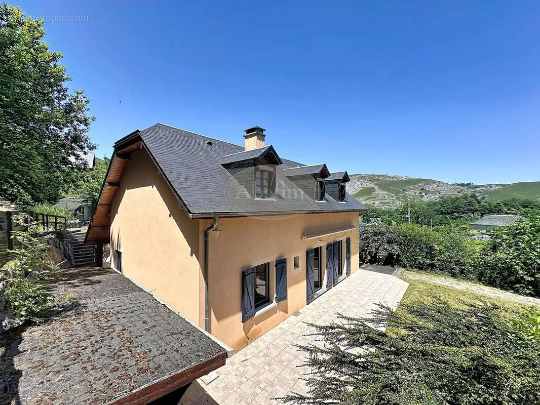 Maison à LOURDES