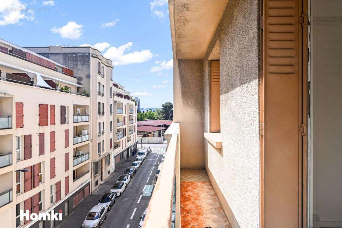 Appartement à MARSEILLE-5E