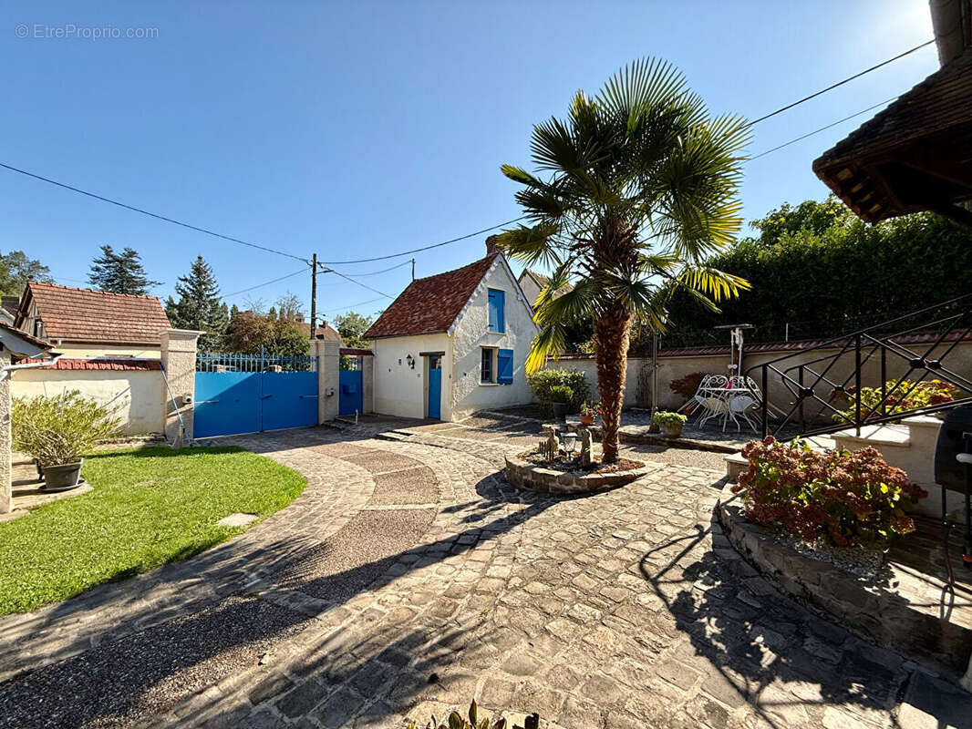 Maison à SAINTE-GENEVIEVE