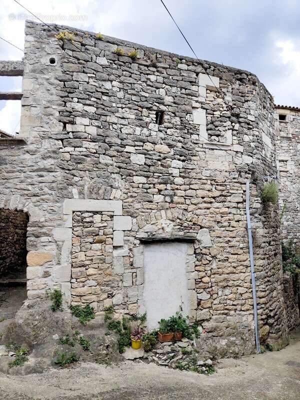 Maison à LA TOUR-SUR-ORB