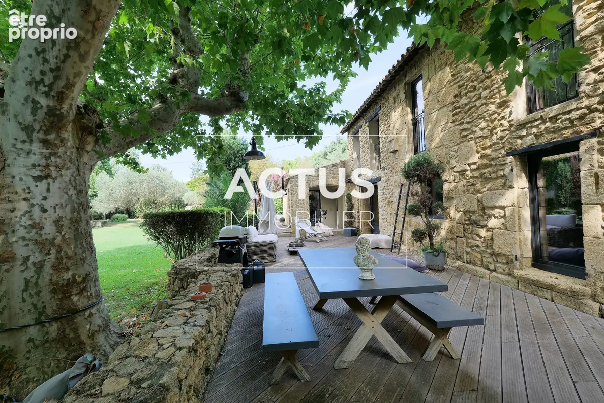 Maison 233 m² à Grans  - photo 3