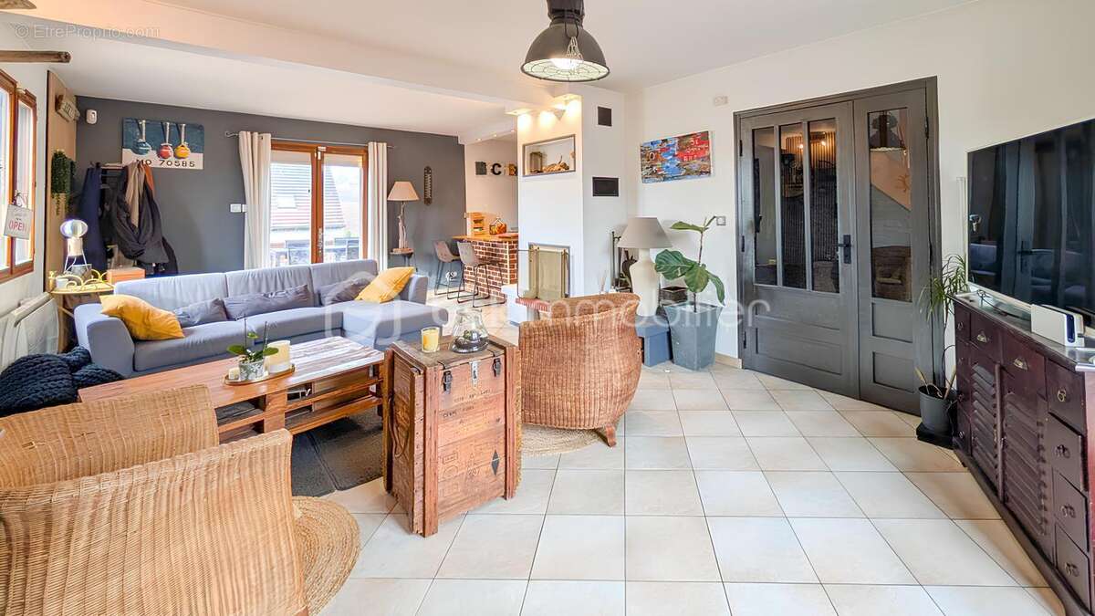 Maison à BALLAINVILLIERS