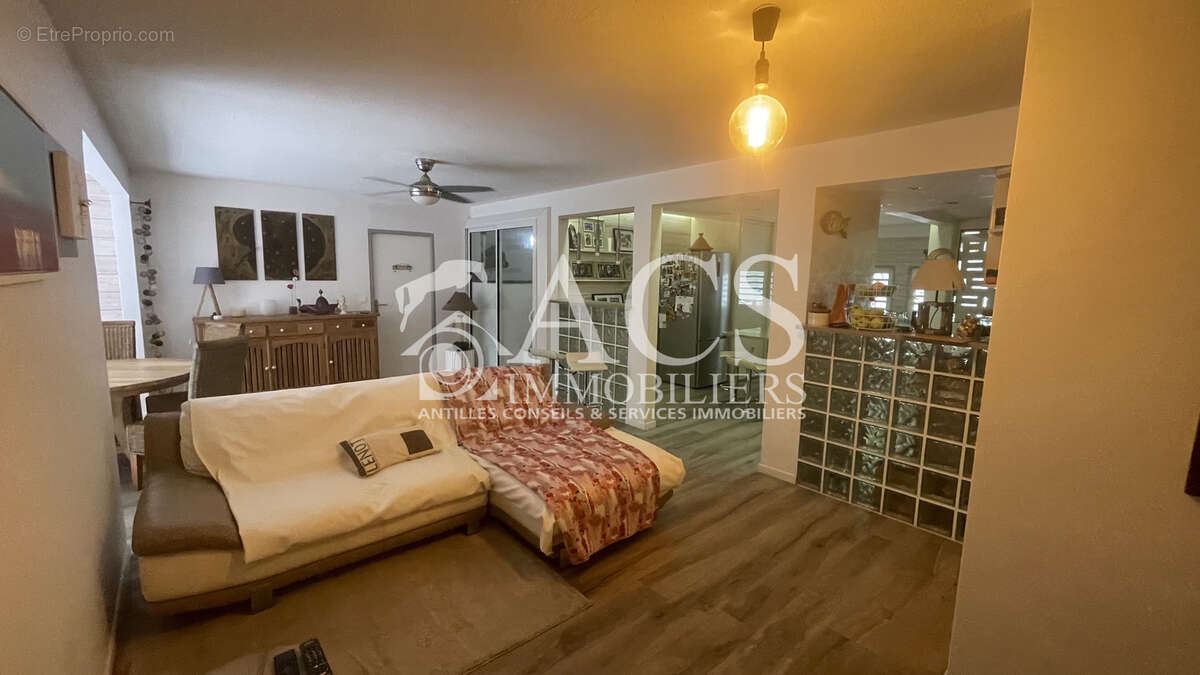 Grand appartement T4 avec piscine couverte - SCHOELCHER - photo 5