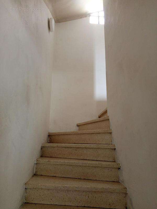 Maison de village au calme sans vis à vis, à rafraichir - photo 11