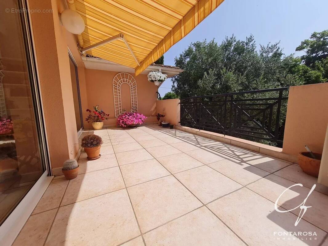 Appartement à FREJUS