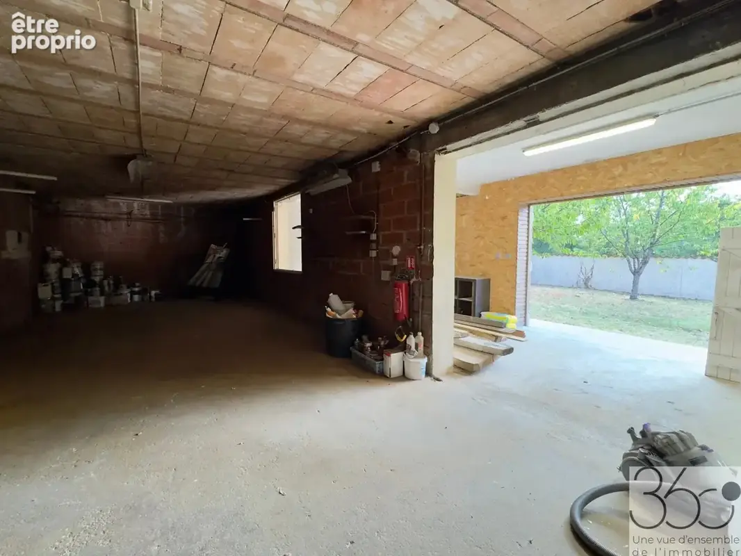 Deux plateaux d'environ 80m² à aménager- à partir de 90 000€ - photo 2
