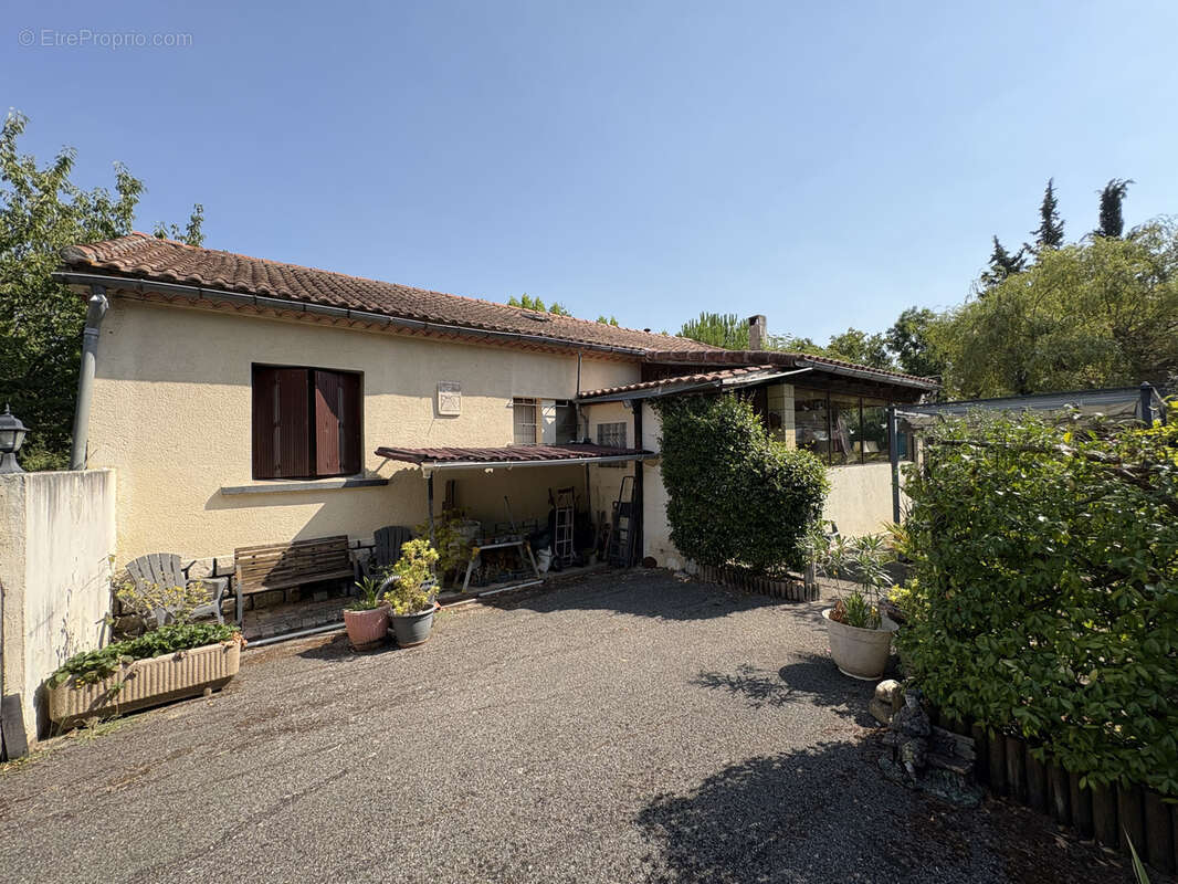 Couiza-maison de plain-pied de 104.12m2  avec sous-sol complet, garage, dépendance et parc arboré de 2276m2 - photo 4