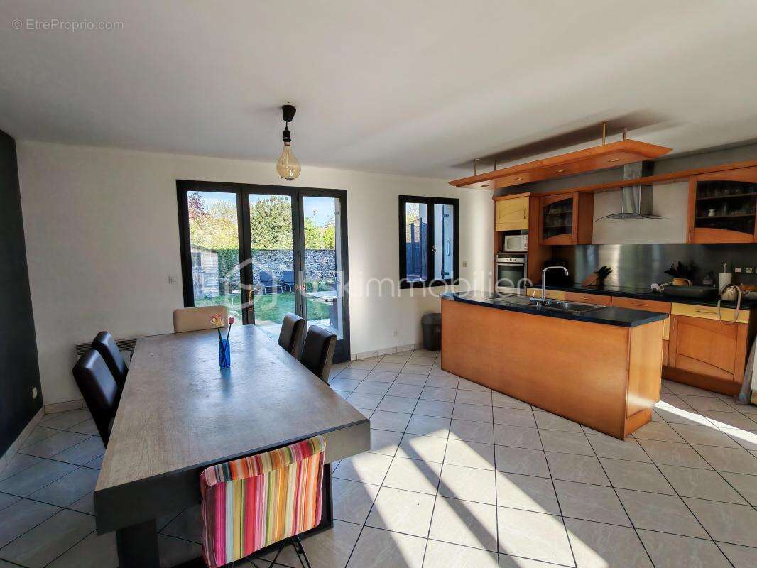 Maison de 118m² + dépendance de 39m² - photo 2
