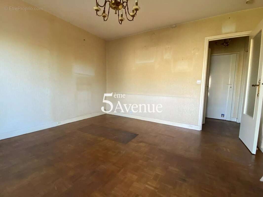 Appartement à SAINT-MAUR-DES-FOSSES