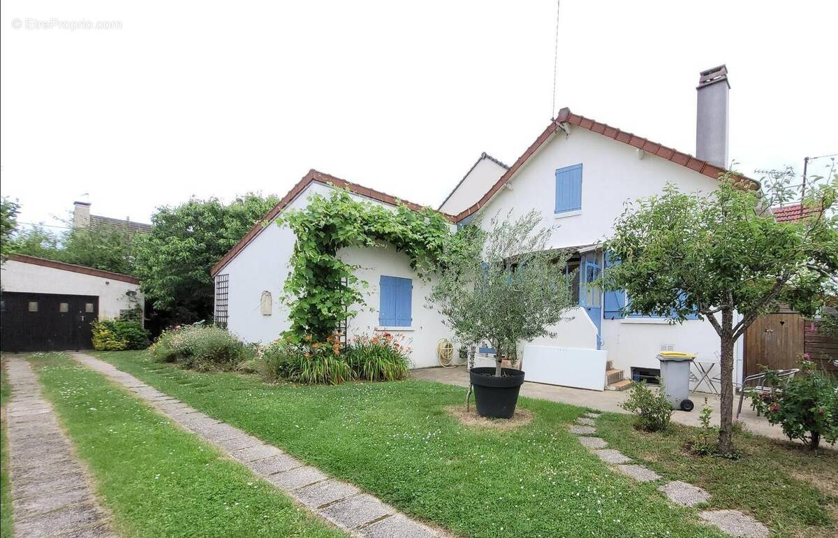 Maison à GOUSSAINVILLE