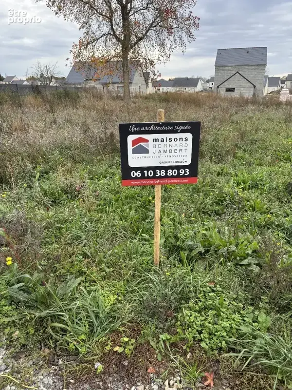 Terrain à LA MEMBROLLE-SUR-LONGUENEE