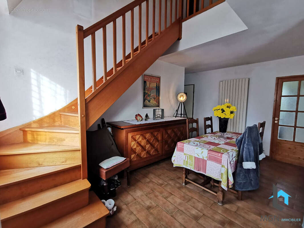 Maison à HANCHES