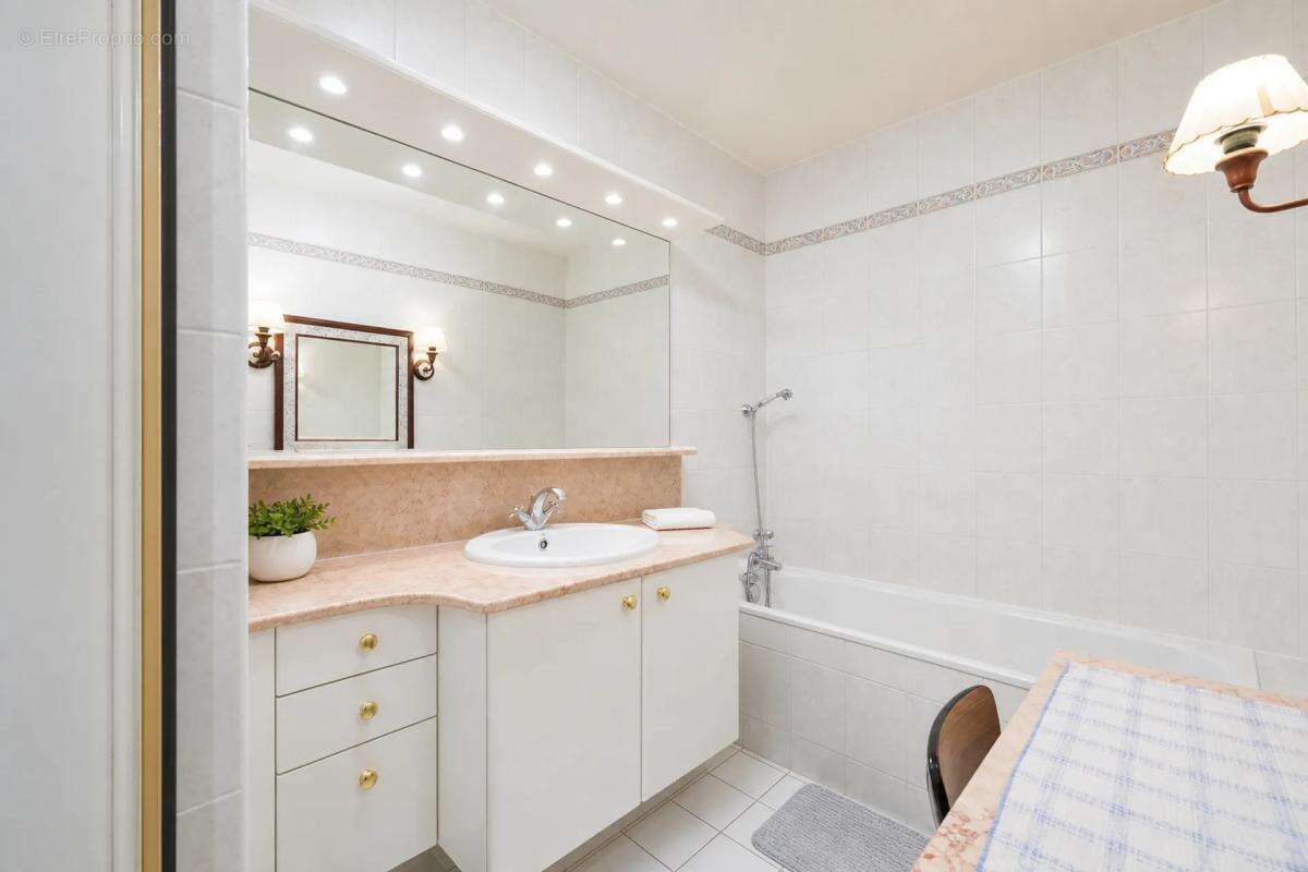 Appartement à NANTERRE