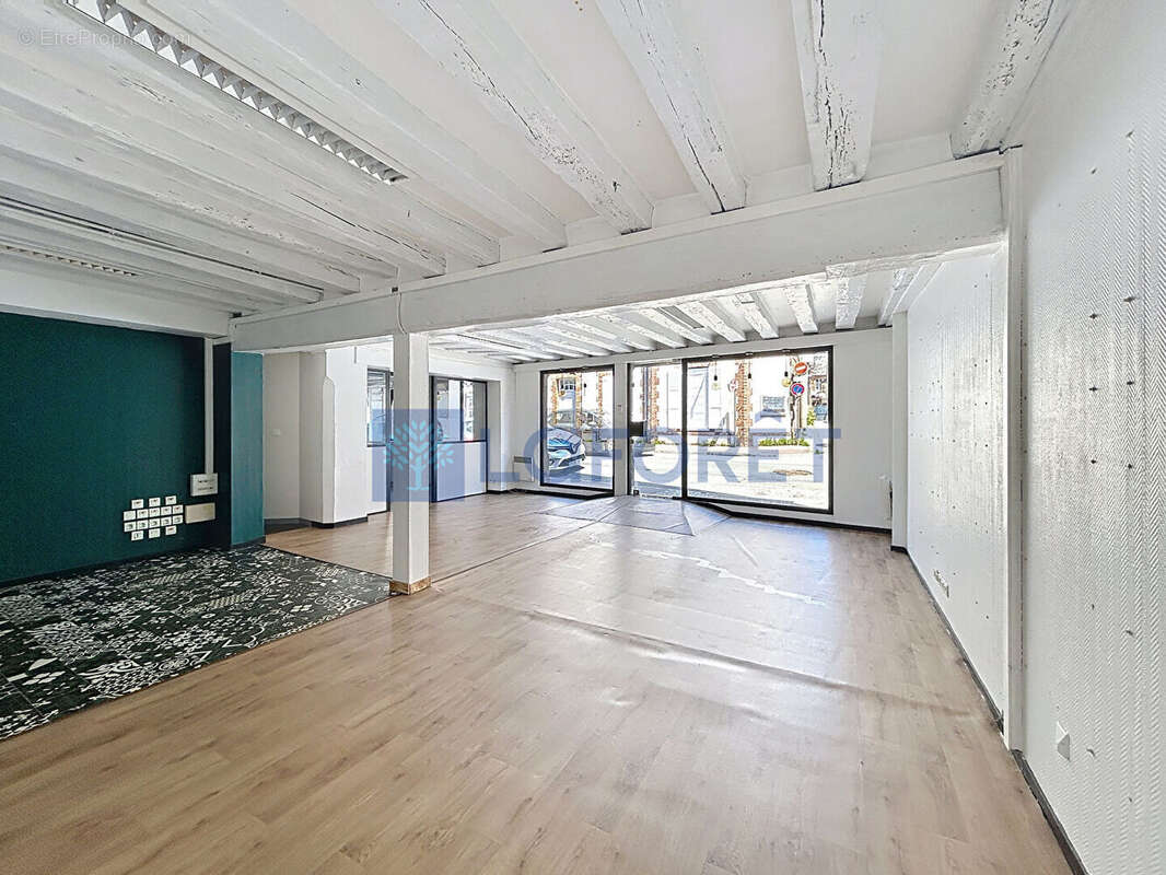 Commerce à VERNEUIL-SUR-AVRE