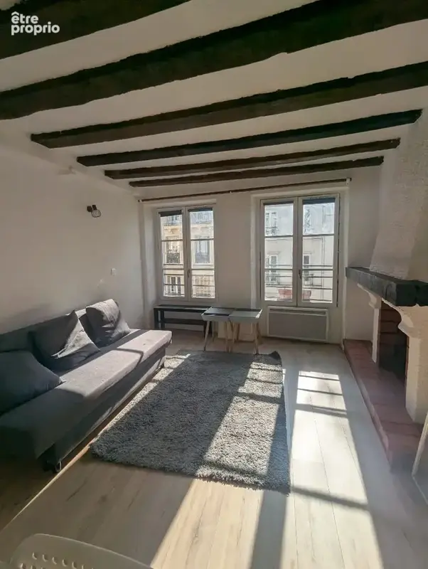 Appartement à PARIS-1E