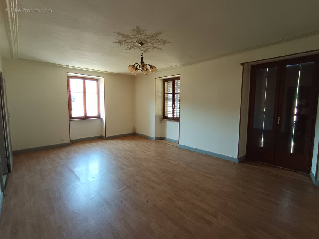 Maison à PLANCHER-BAS