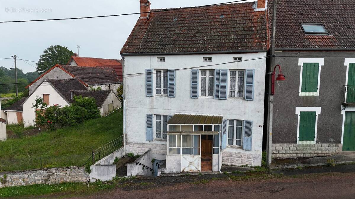 Maison à ECHASSIERES