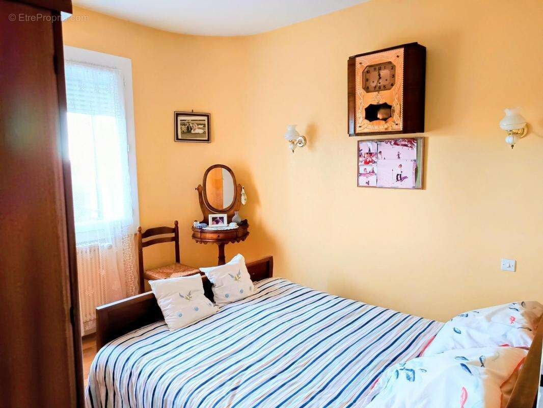 Maison à BOURCEFRANC-LE-CHAPUS