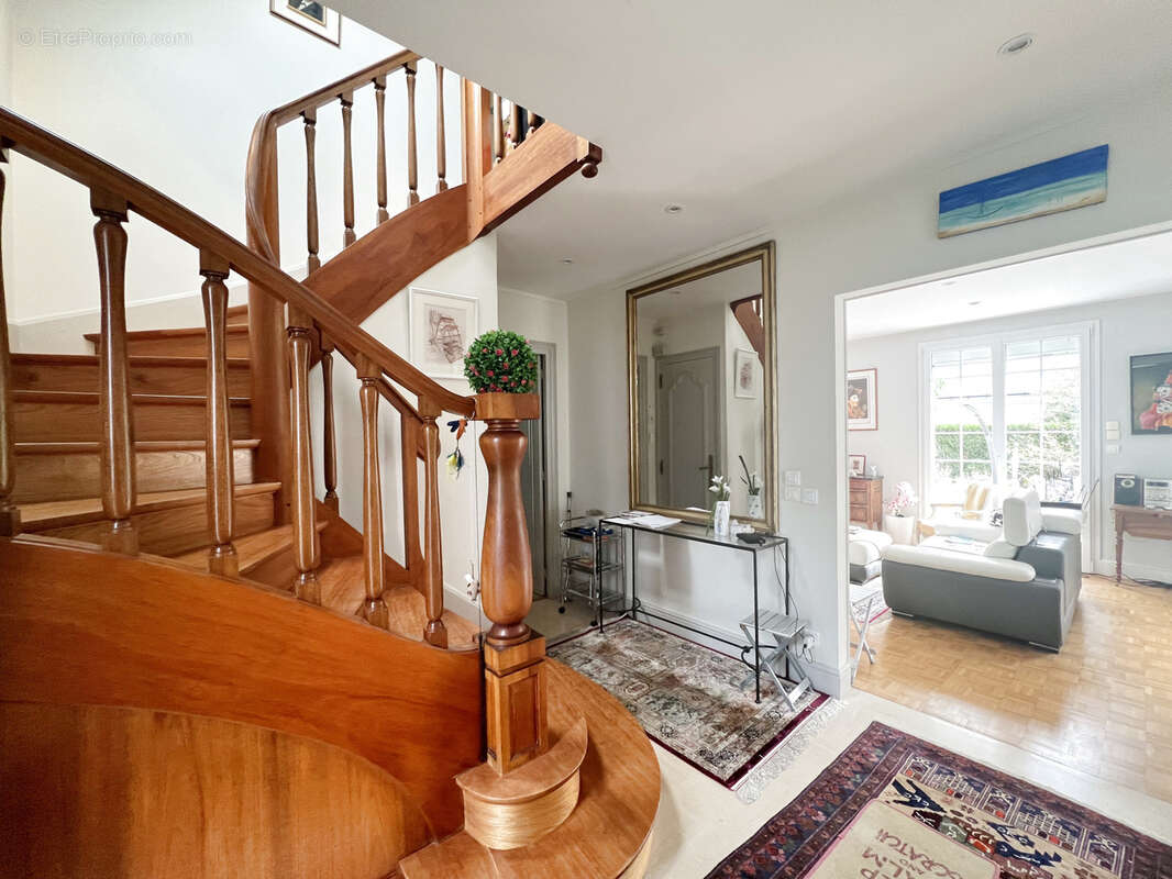 Maison à SAINT-CYR-SUR-LOIRE