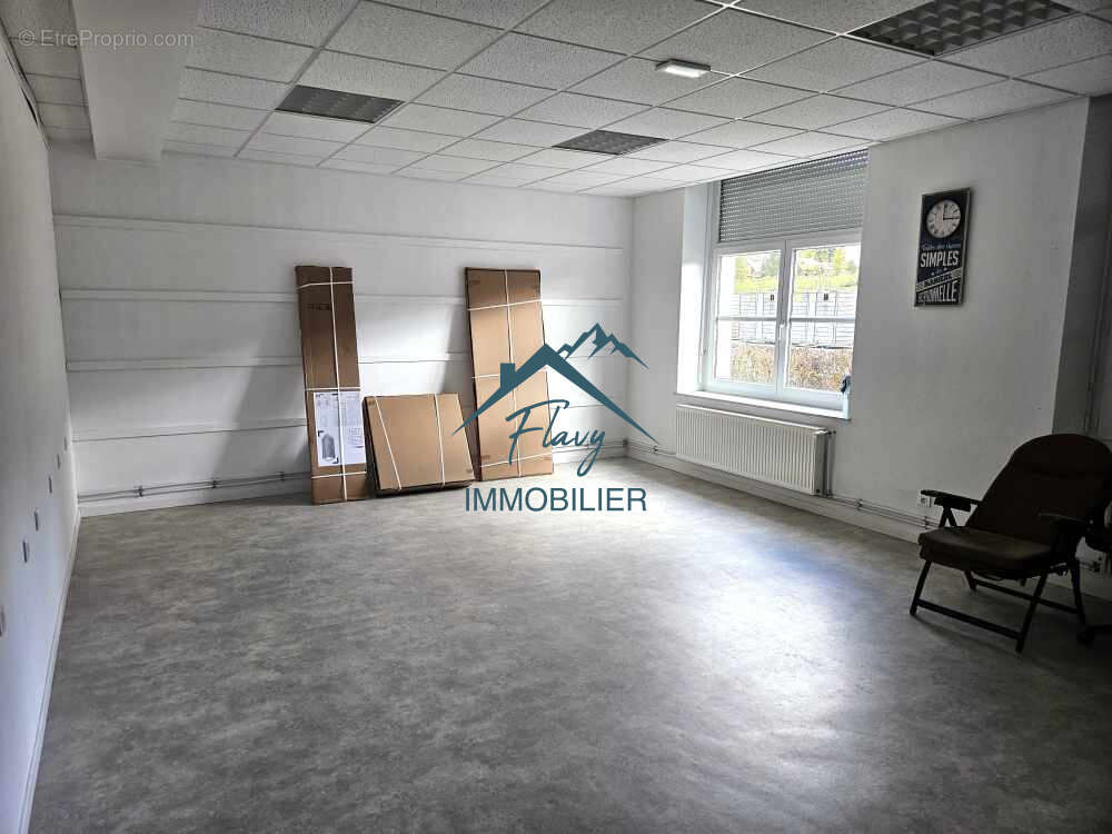 Autre à LE SYNDICAT