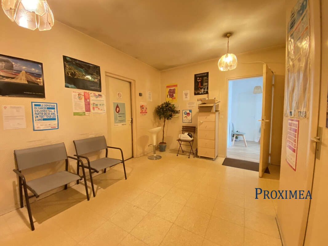 Commerce à EMERAINVILLE