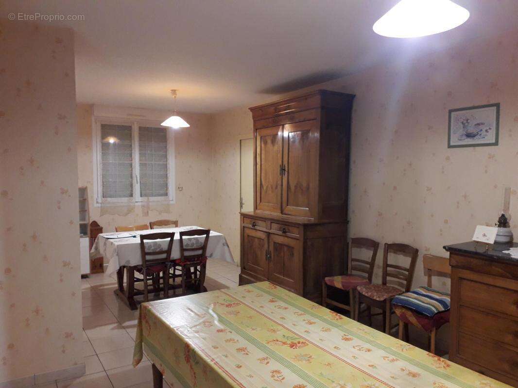 Maison à BAZOUGERS