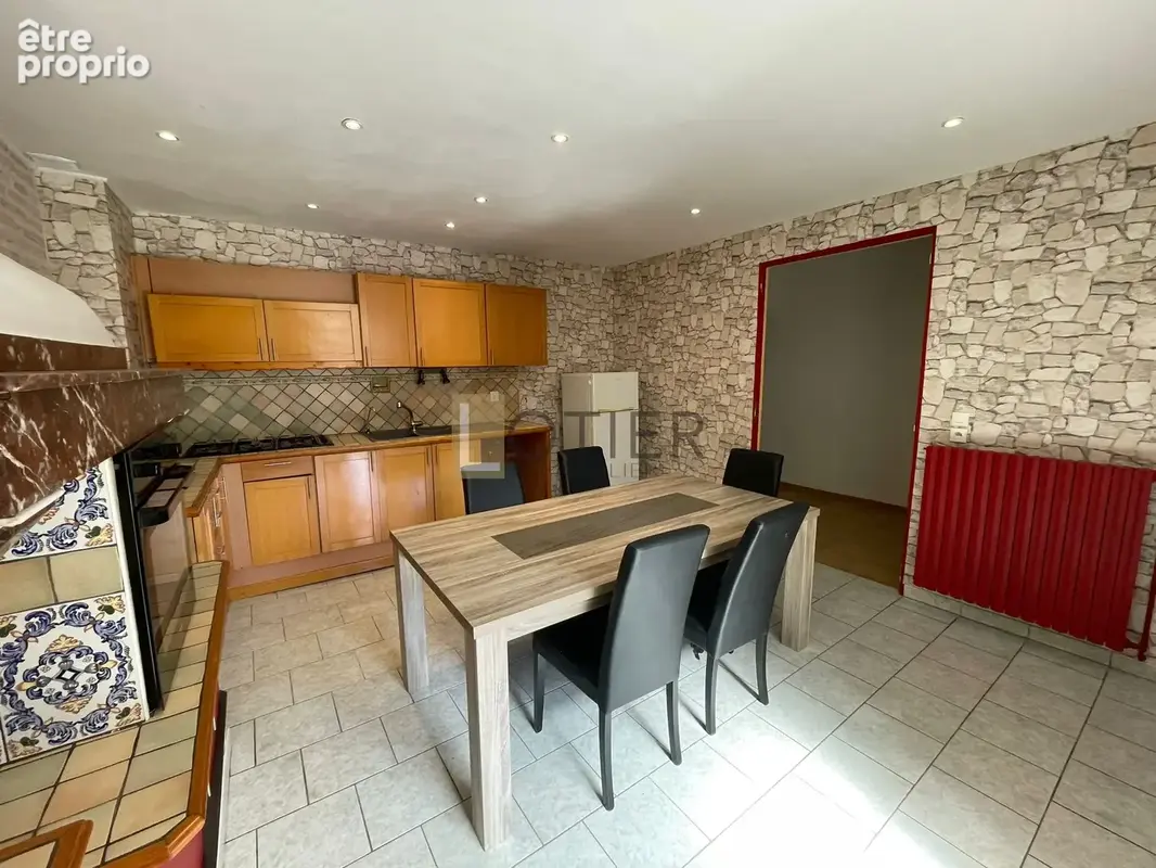 Maison familiale 136 m2 + 90 m2 de garages et dépendances   Un bien rare à Capendu - photo 7
