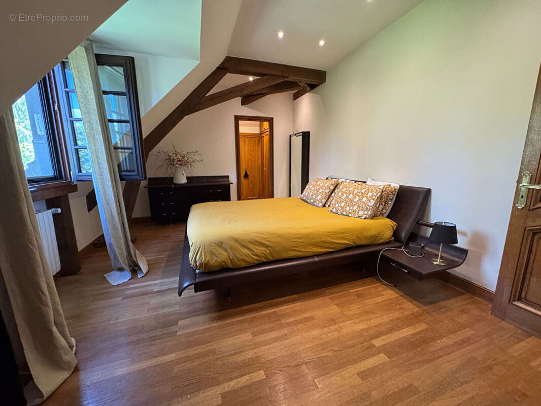 Maison à LES MESNULS