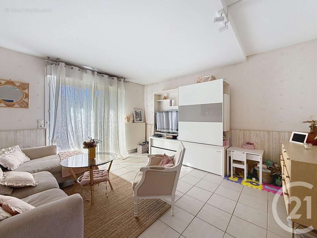 Appartement à SAINT-PARRES-AUX-TERTRES