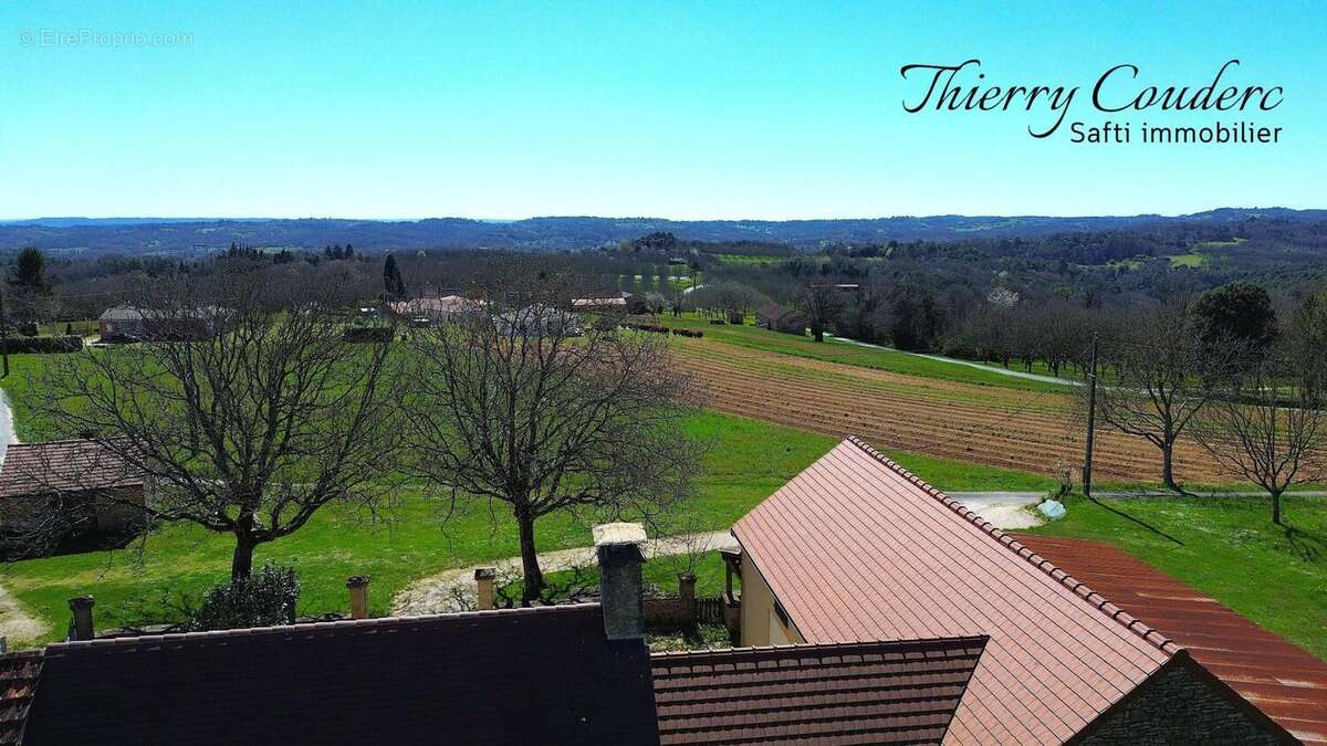 Maison 139 m² à Saint-Crepin-Et-Carlucet  - photo 2