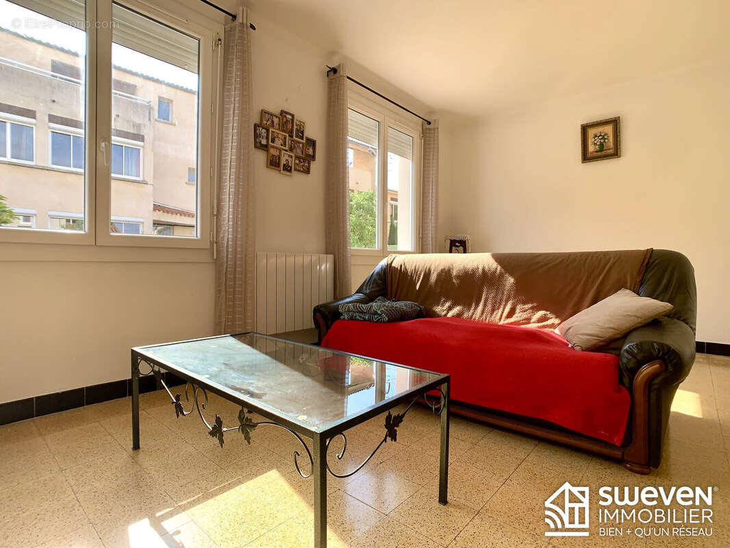 Maison à SAINT-LAURENT-DE-LA-SALANQUE