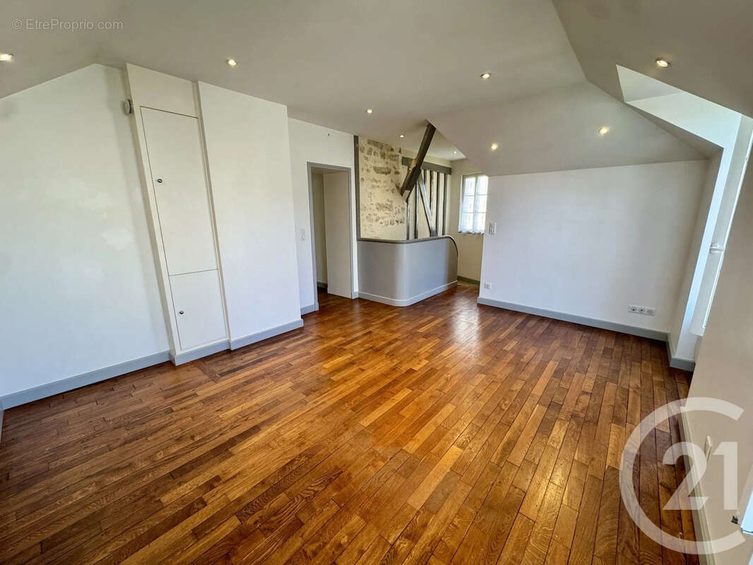 Appartement à FONTAINEBLEAU