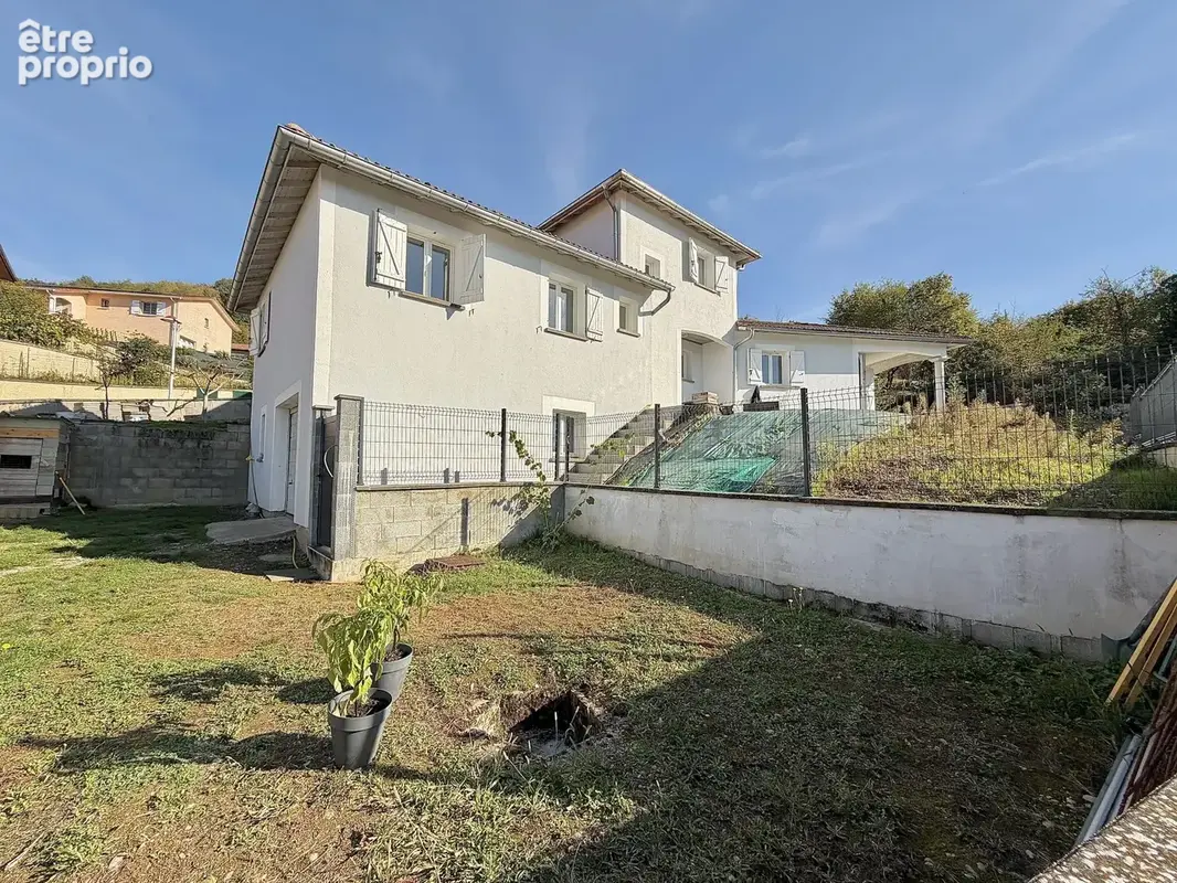 Maison 5 pièces 140 m² à vendre à Bourgoin-Jallieu (38300) - photo 1
