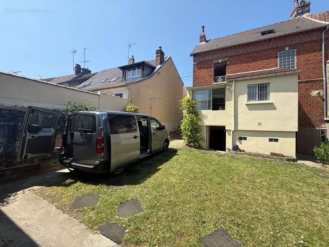 58744806a.jpg - Maison à SAINTE-GENEVIEVE