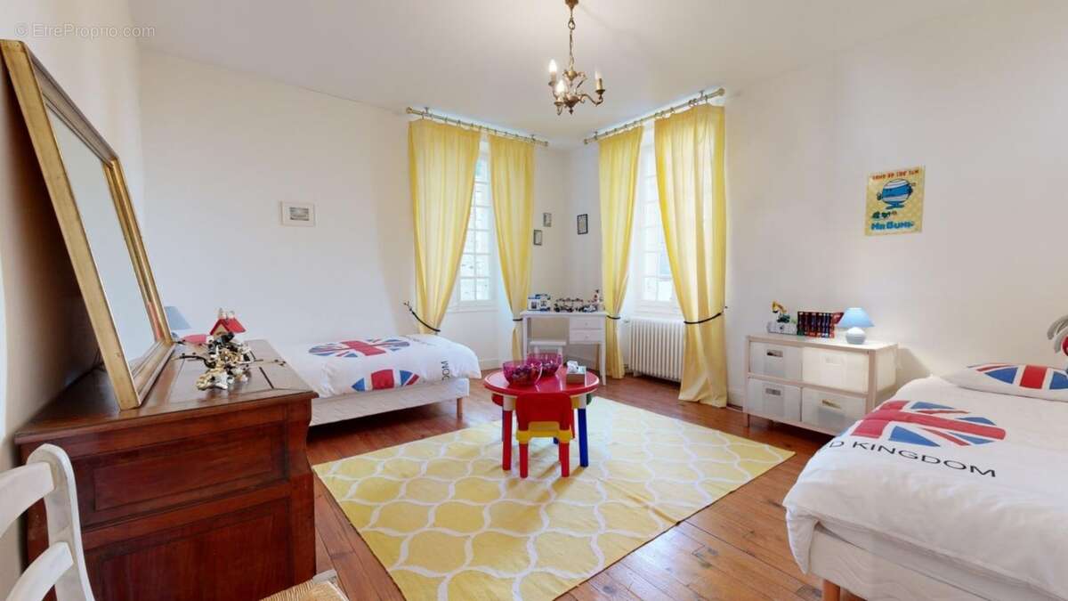 Chambre 2eme - Maison à SIORAC-EN-PERIGORD