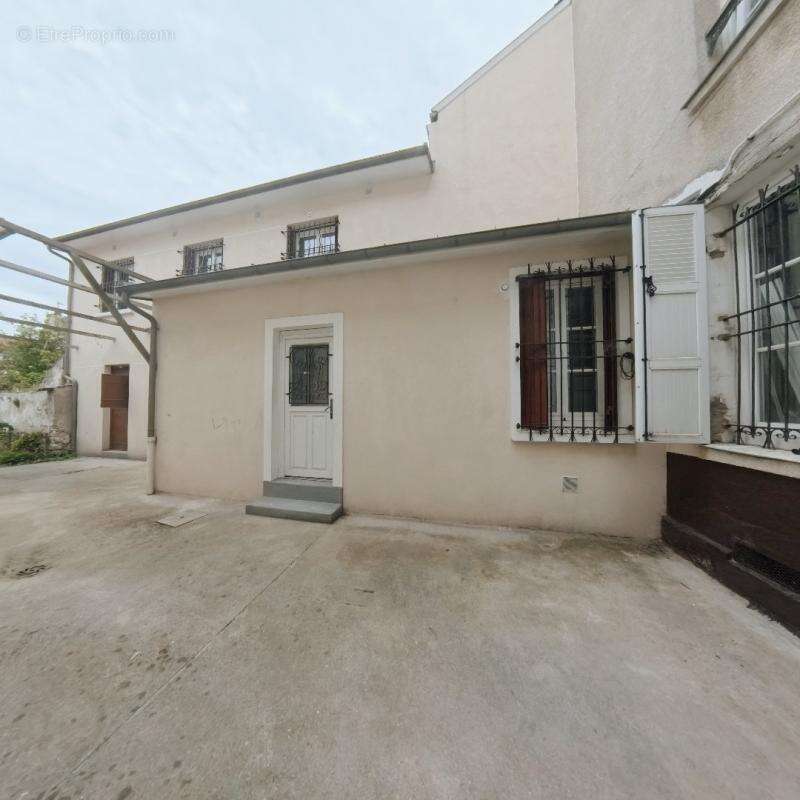 Appartement à FONTENAY-SOUS-BOIS