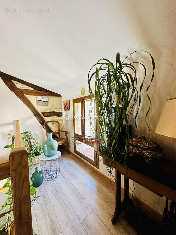 Charmante propriété de village rénovée de 7 chambres avec potentiel de revenus - photo 23