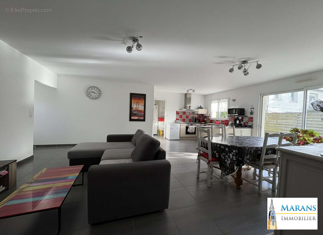 Maison à SAINT-SAUVEUR-D'AUNIS