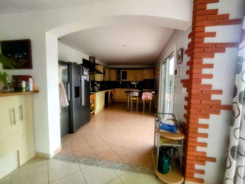 cuisine - Maison à CASTELNAU-MONTRATIER
